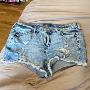 COPY - Torrid size 20 washed out denim shorts